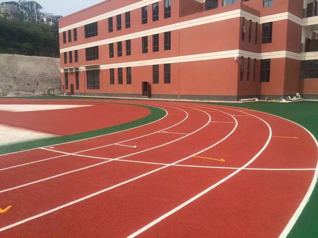 塑胶跑道施工铺装前地面基础验收