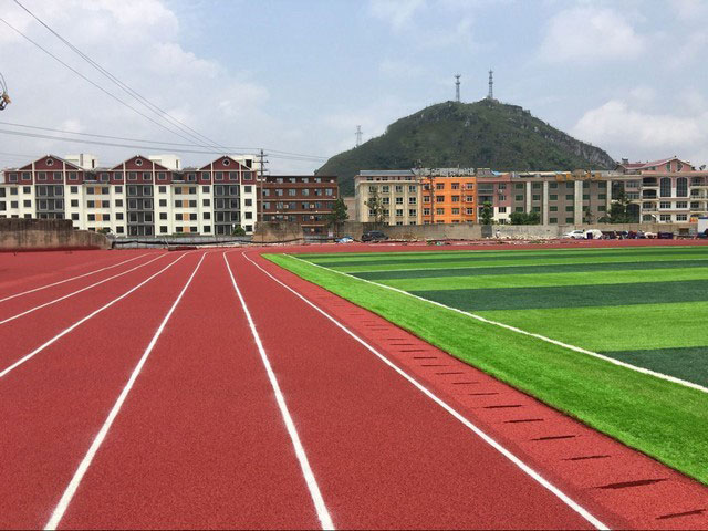 塑胶跑道检测“难” 谁之过？